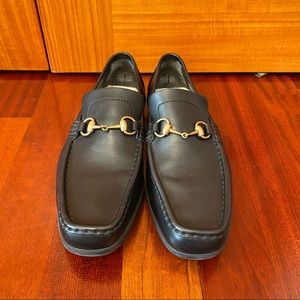 Gucci Black Leather Loafers with Gold Hardware